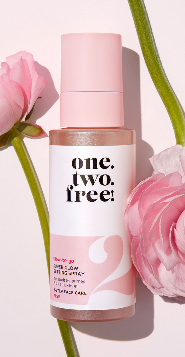 Productshot of Super Glow Setting Spray