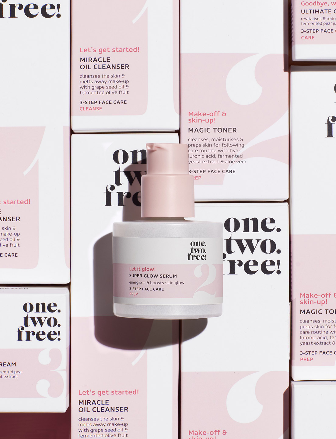 Vitamin C Super Glow Serum - product image slide number 1